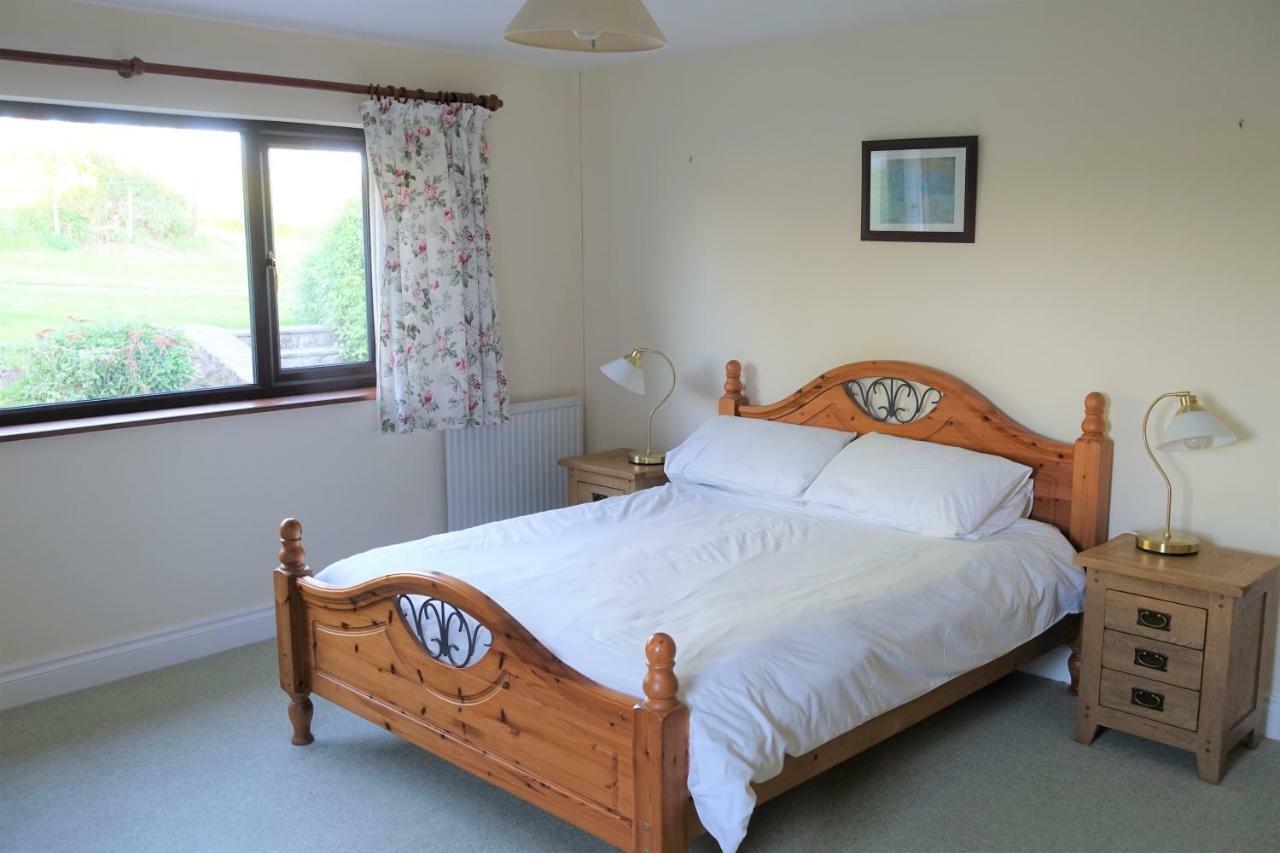 Tyddyn Crwn Country-House Apartments Beaumaris Exterior photo