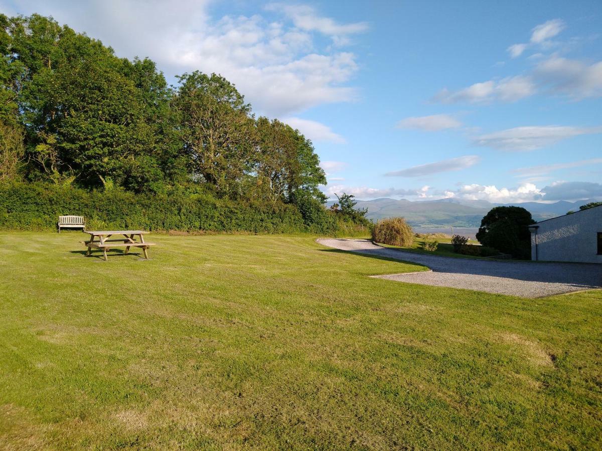 Tyddyn Crwn Country-House Apartments Beaumaris Exterior photo